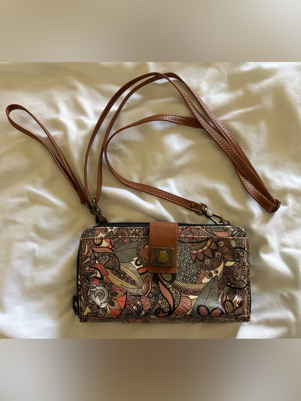 Sakroots Artist Circle Large Smartphone Crossbody Bag In Sienna Spirit Desert